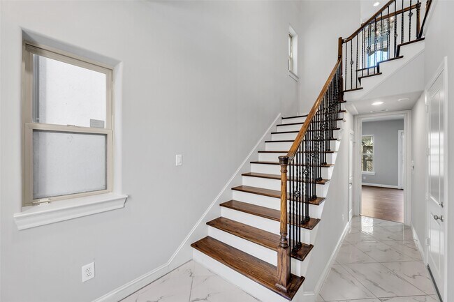 Building Photo - 2711 Arabelle Grove