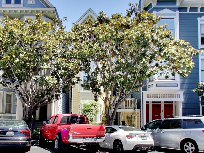 Foto del edificio - Beautiful 3 Bedroom in Duboce Triangle!!