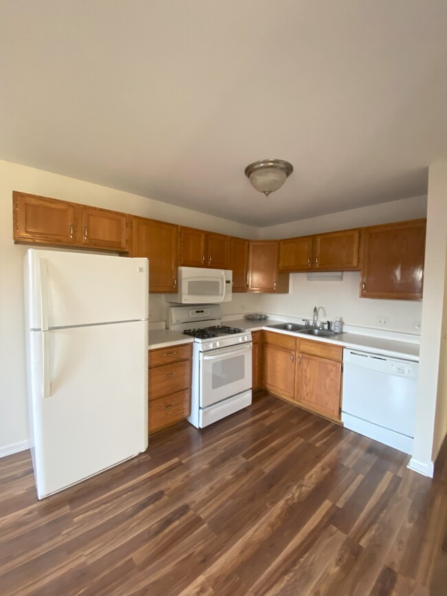 KitchenView2 - 295 Woodridge Cir