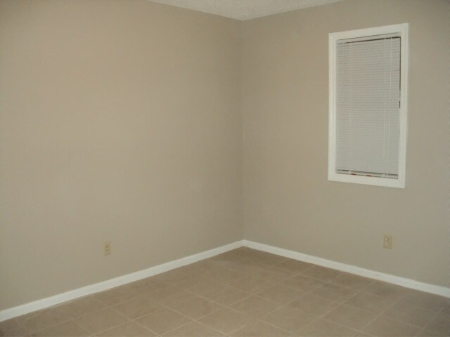 Foto del edificio - 2821 Kirkwood Cir