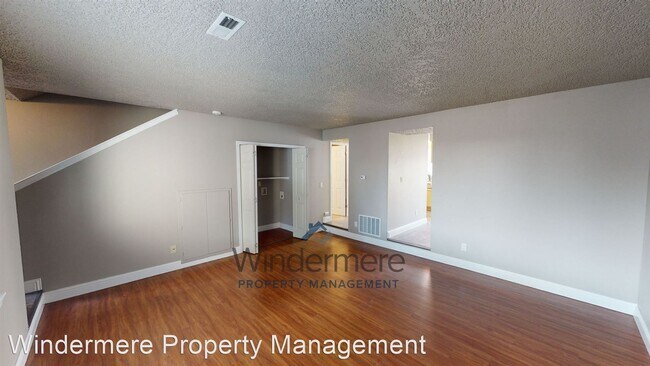 Building Photo - 3 br, 1.5 bath House - 1903 Melrose St