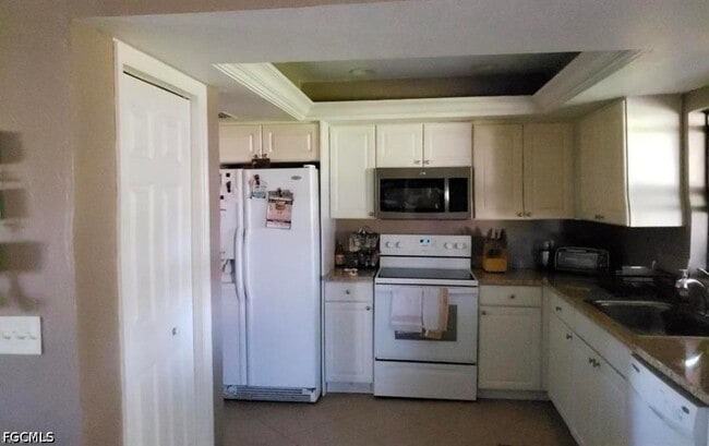 Building Photo - 3604 SW 6th Pl