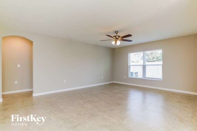 Building Photo - 413 Earhart Dr