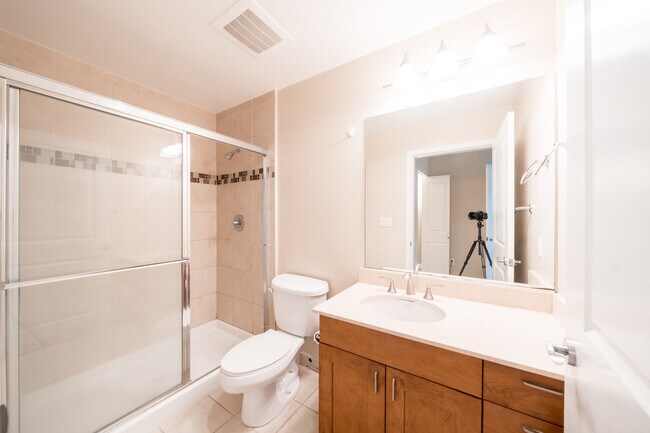 Foto del edificio - 475 Redwood St