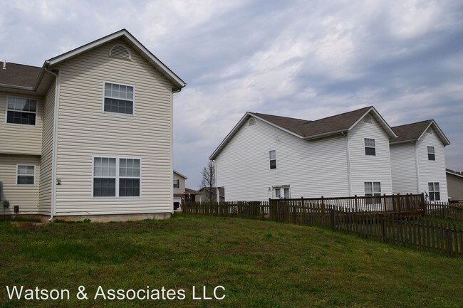 Building Photo - 16860 Huntington Ln