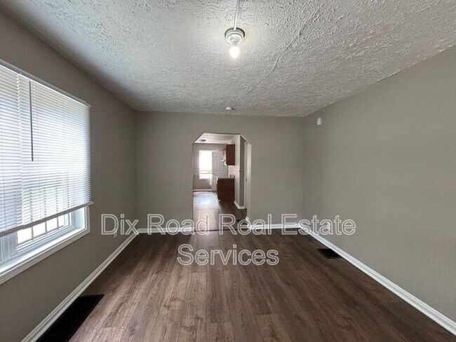 Building Photo - 660 Gramont Ave