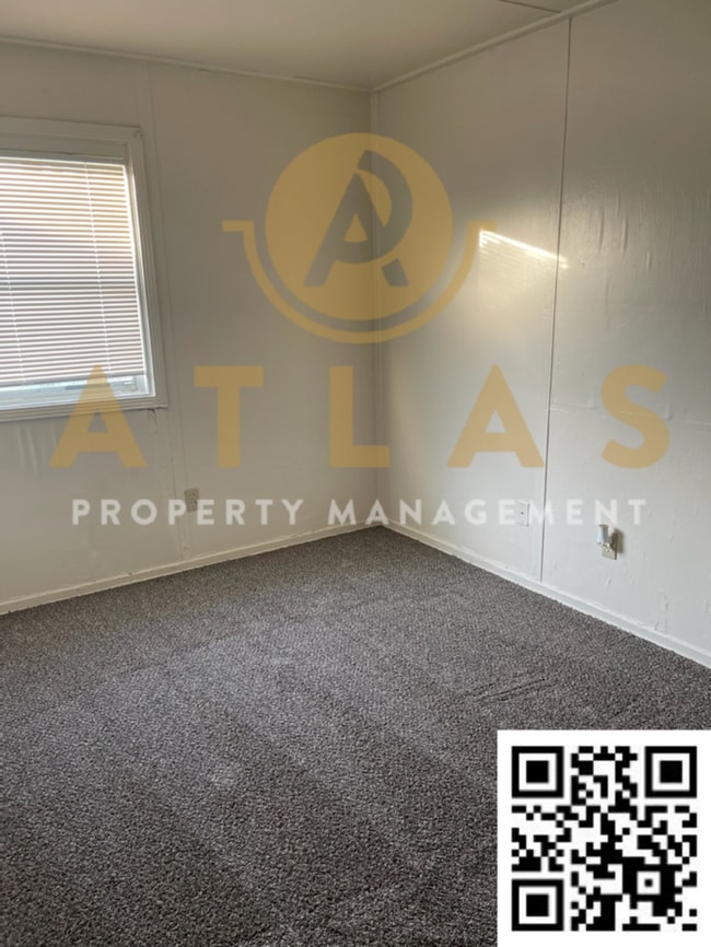Building Photo - Cozy 2 Beds 1 Bath Available now!