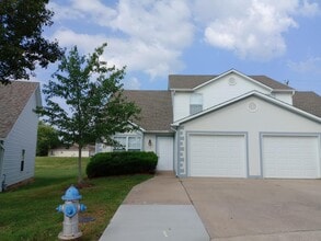 Building Photo - 3519 La Mesa Dr