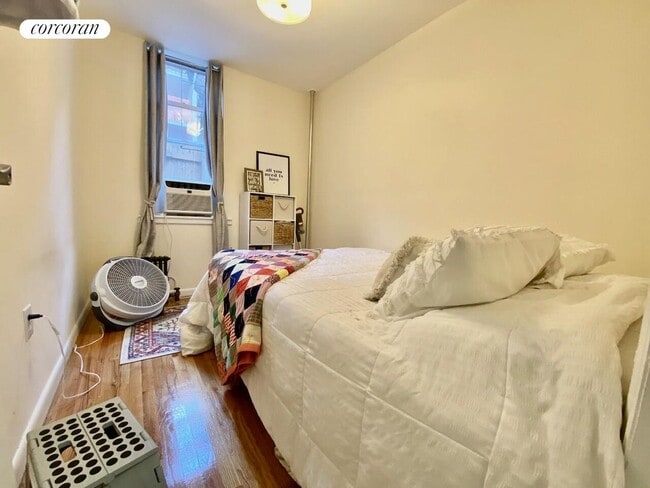 Foto del edificio - 448 W 55th St