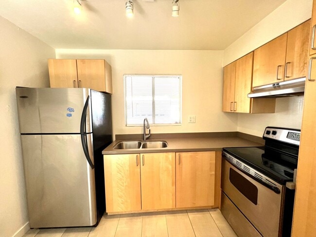 Building Photo - Arcadia-Biltmore area apartment