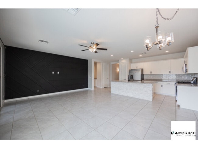 Building Photo - Beautiful Maricopa 3/2 House - Space, Style &amp; Convenience!