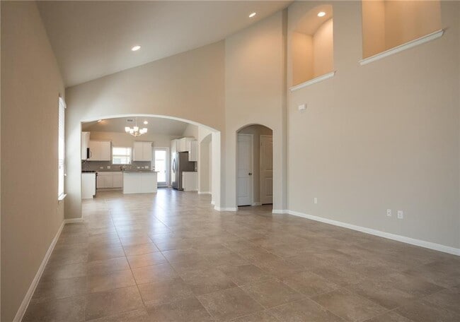 Building Photo - 641 Schefer St