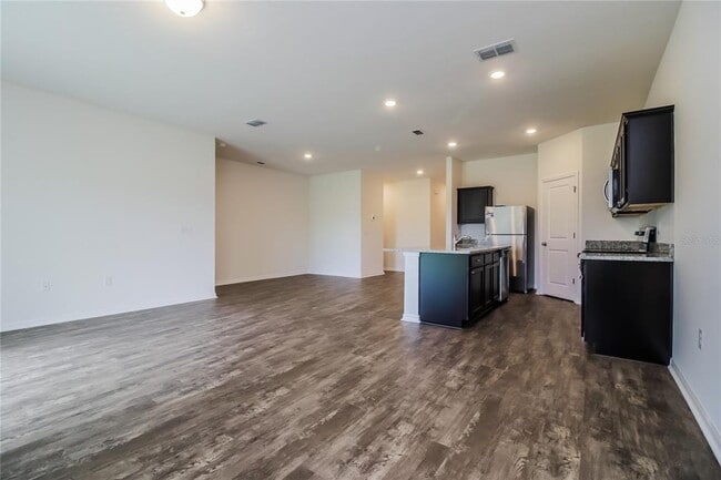 Building Photo - 3022 Neverland Dr