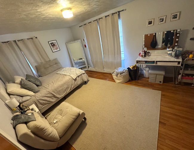 Photo - 1003 Ann St Apartment