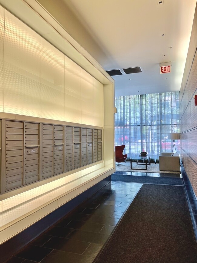Foto del edificio - 659 W Randolph St