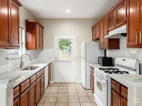 Building Photo - 1112 Juniper St