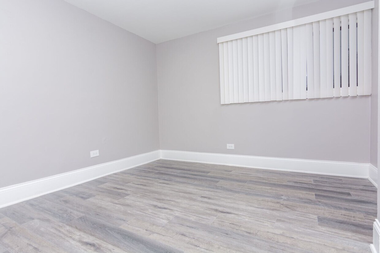 Foto principal - 7620 S Stewart Ave