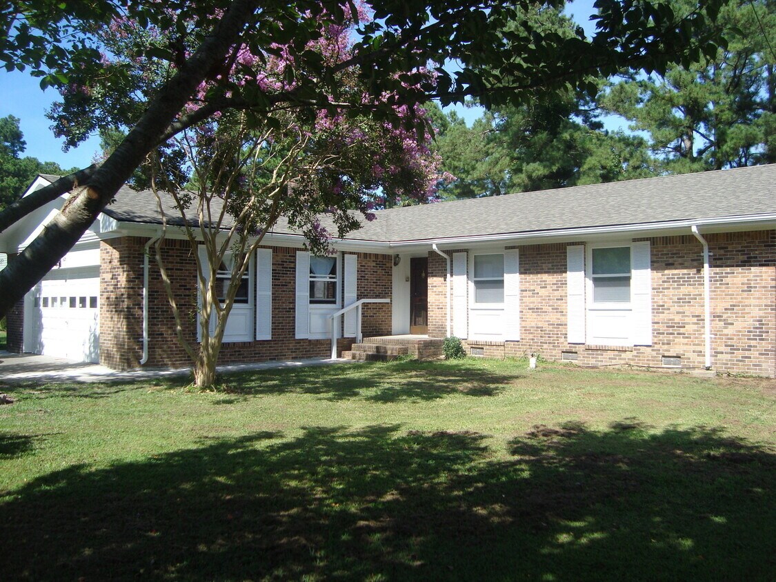 Primary Photo - 1620 Brookridge Drive