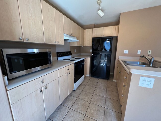Building Photo - For Rent - [Avalon] 91-1030 Manaolana St. ...