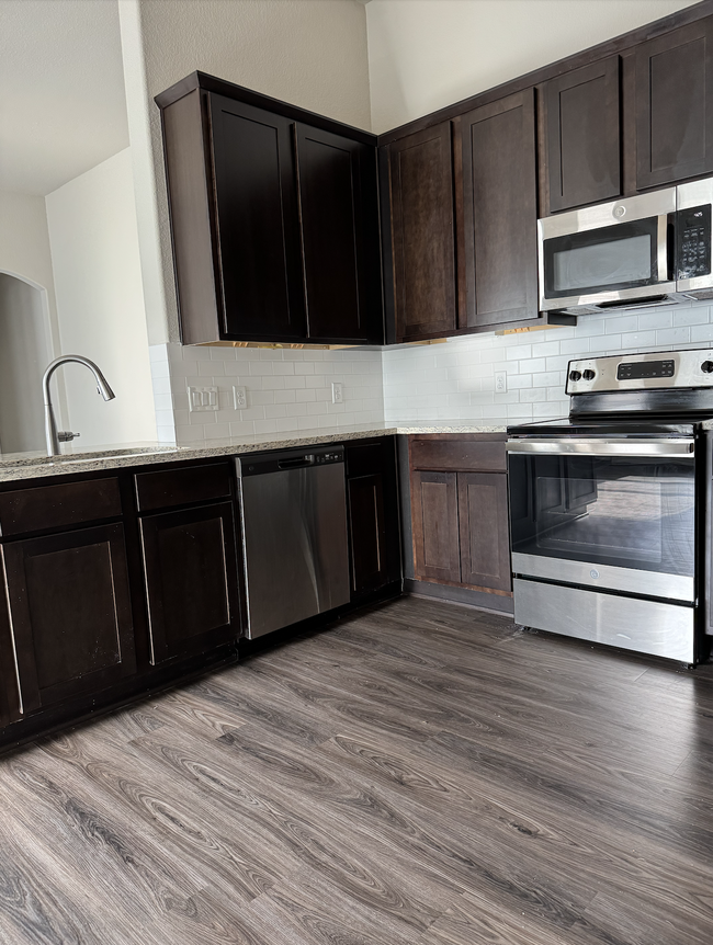 Kitchen - 629 Heathers Way