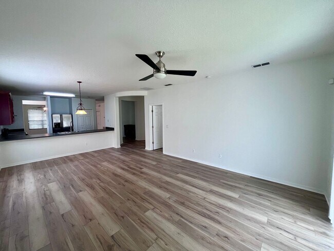 Building Photo - Tivoli Woods - Large 3Br plus Media Room -...