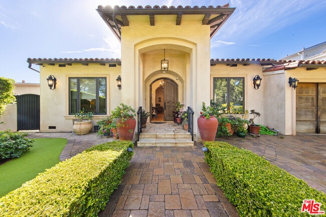 Foto del edificio - 1148 Centinela Ave