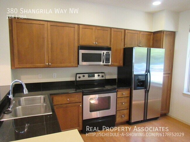 Foto del edificio - Issaquah Townhome For Rent w/ Garage