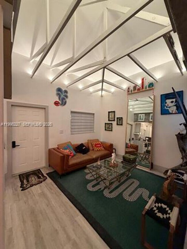 Foto del edificio - 455 NW 19th Ln