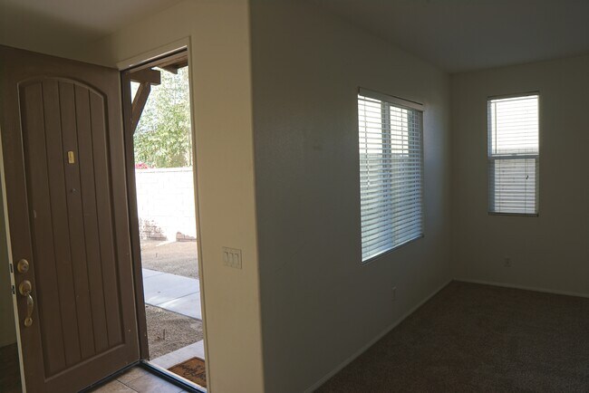 Foto del edificio - 40804 Treasure City Ln