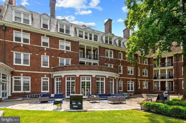 Building Photo - 18 E Lancaster Avenue Unit 2B-PH-16