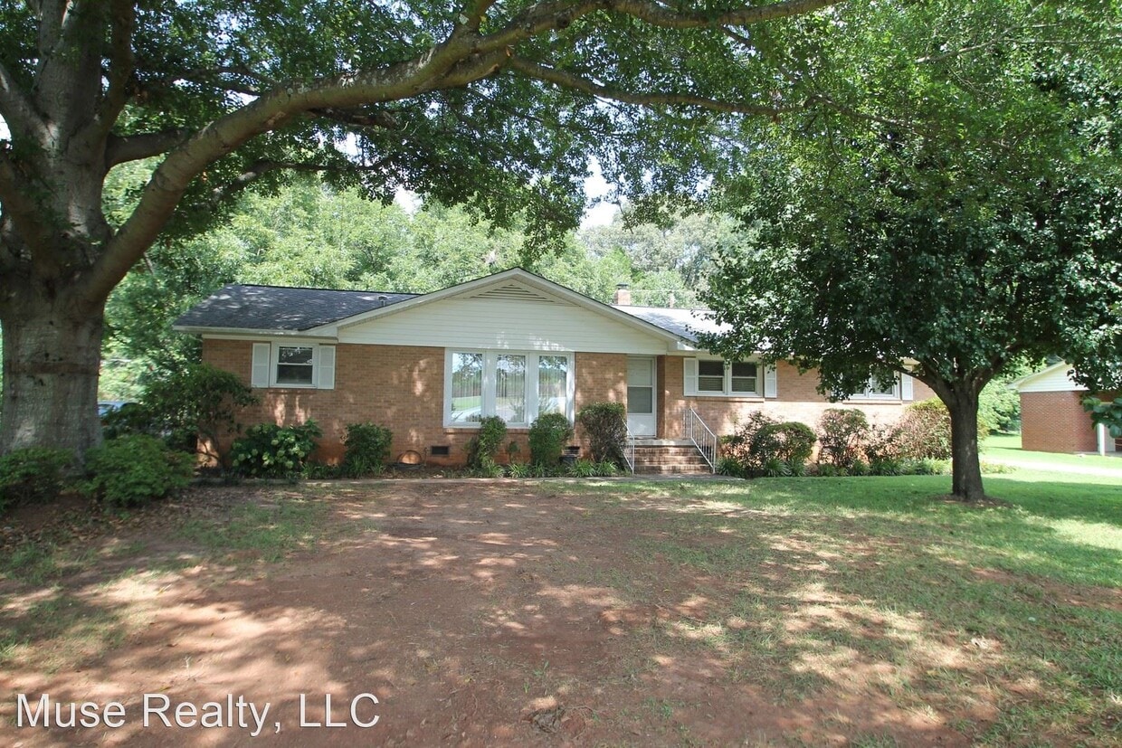 3 br, 2 bath House 1830 Ebinport Road House Rental in Rock Hill, SC