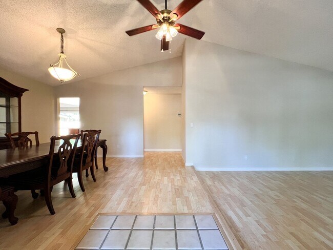 Foto del edificio - Charming 1 Bedroom, 1 Bath Rental with Pri...