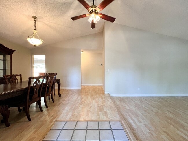 Building Photo - Charming 1 Bedroom, 1 Bath Rental with Private Yard – Utilities & Internet Included!