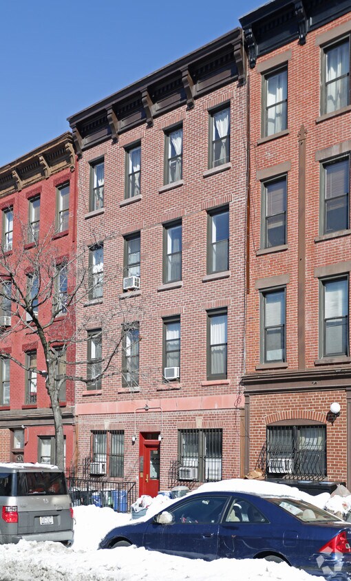 Building Photo - 691 Union St