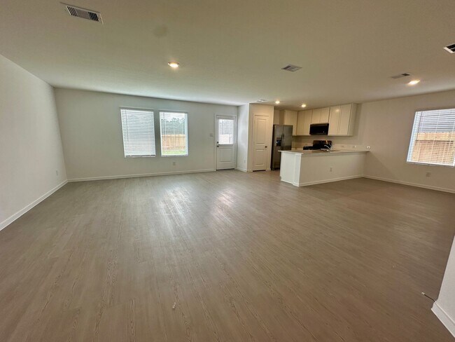Foto del edificio - For Lease | 4 Bed, 2.5 Bath |1,979 Sq Ft | Caney Mills |