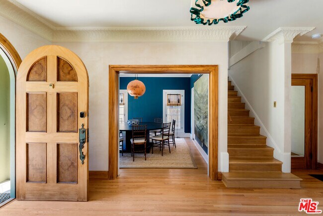 Foto del edificio - 1672 Buckingham Rd