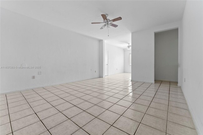 Building Photo - 1165 Marseille Dr