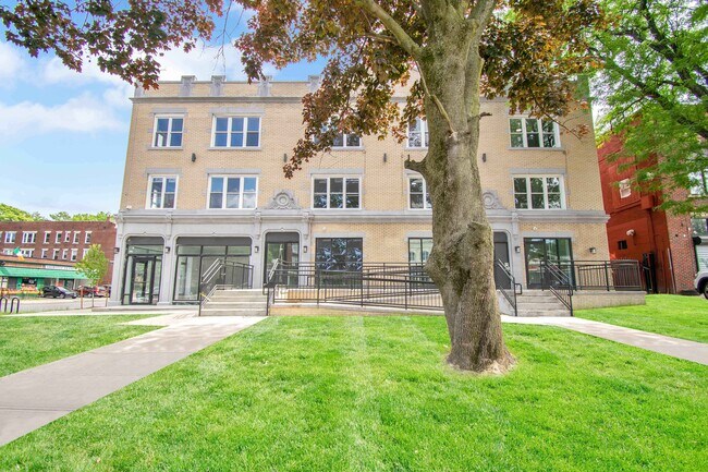 479 Farmington Ave, Hartford, CT 06105 Apartments - Hartford, CT