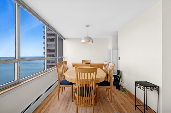 Foto del edificio - 6171 N Sheridan Rd