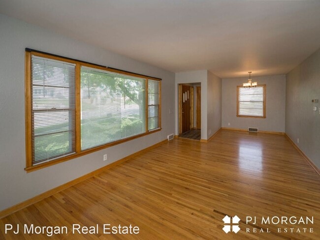 Building Photo - 3 br, 2 bath House - 2001 S 60th St