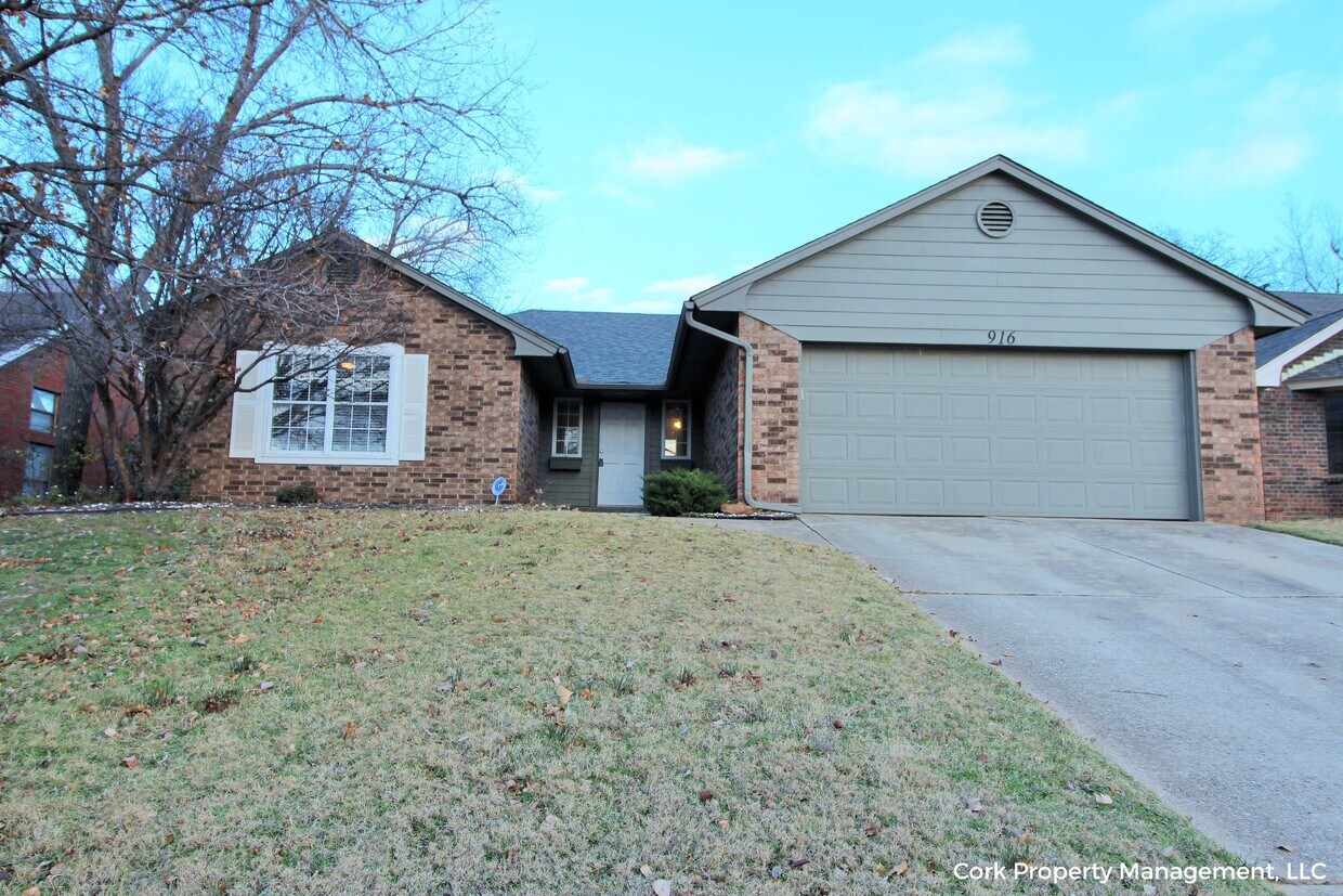 Foto principal - 916 N Blackwelder Ave