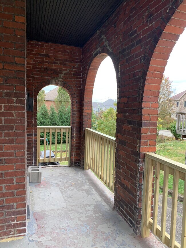 Building Photo - 2955 Fernwald Rd