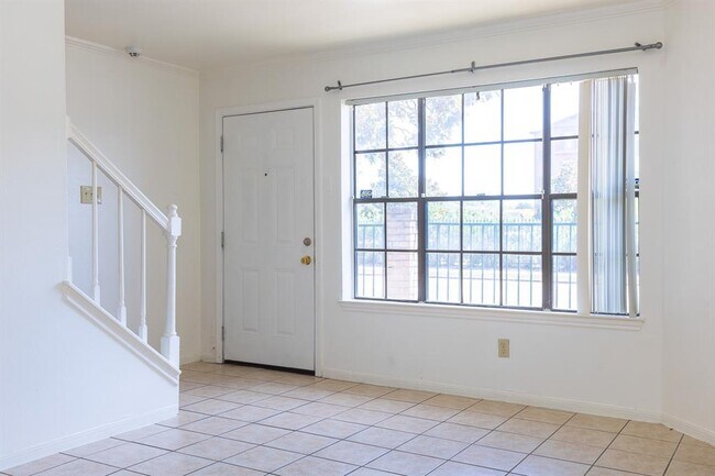 Building Photo - 14600 Fonmeadow Dr