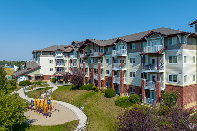 Photo du bâtiment - 2425 69th Ave SE