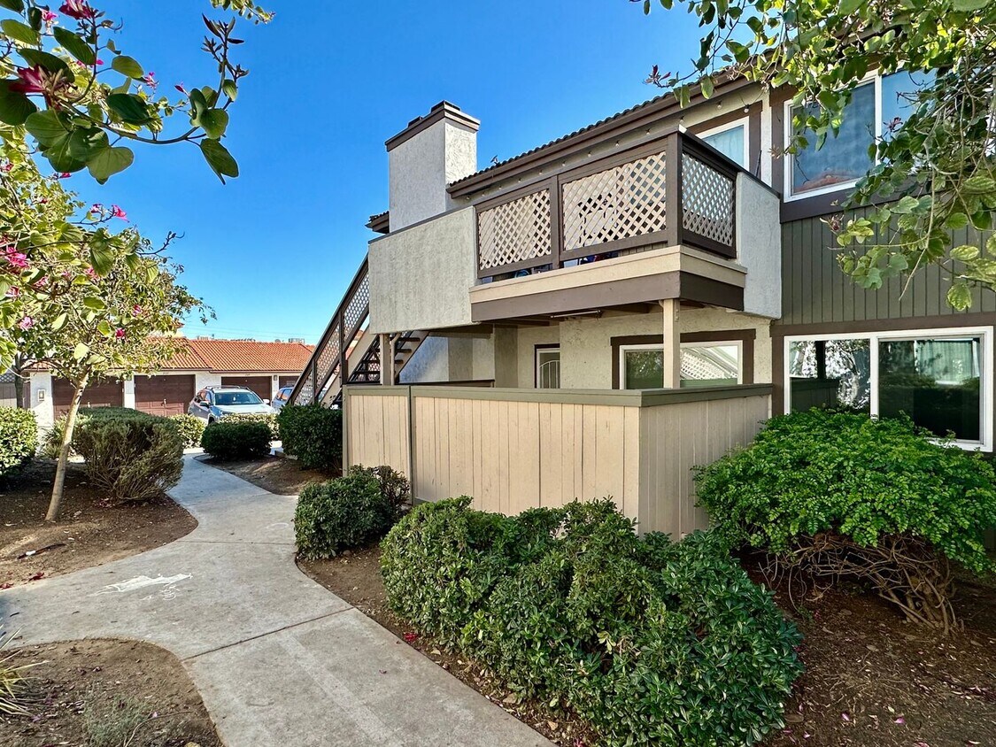 Primary Photo - Upgraded 2 Bed 1.5 Bath Condo Central A/C ...