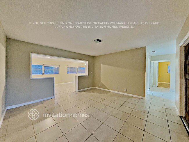 Building Photo - 9350 NW 35th Manor