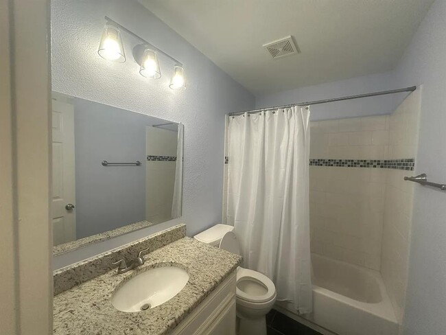 Foto del edificio - 13205 Bourbon St