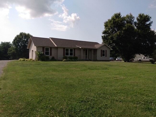 Building Photo - County Living with Convenience!