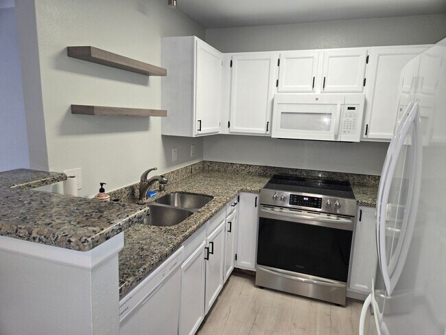 Building Photo - 7883 Allison Way