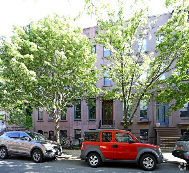 Building Photo - 235 Union St